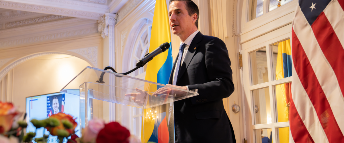 Advertencia de intervención militar en Colombia