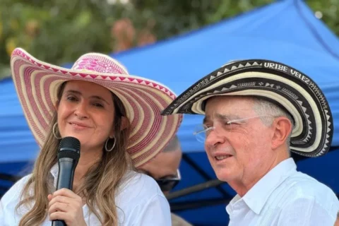 Álvaro Uribe ratifica a Paloma Valencia como su candidata