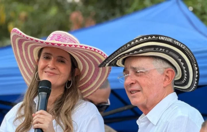 Álvaro Uribe ratifica a Paloma Valencia como su candidata