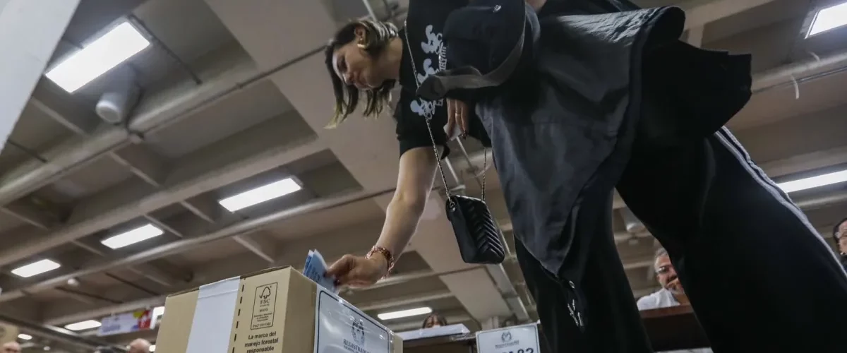Elecciones en Colombia: escrutinio de votos comienza