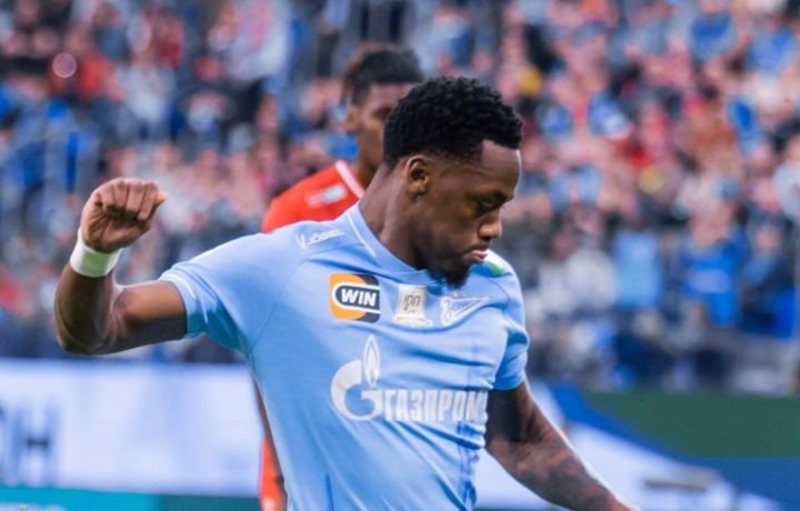 Jhon Durán suma misterio en el Zenit