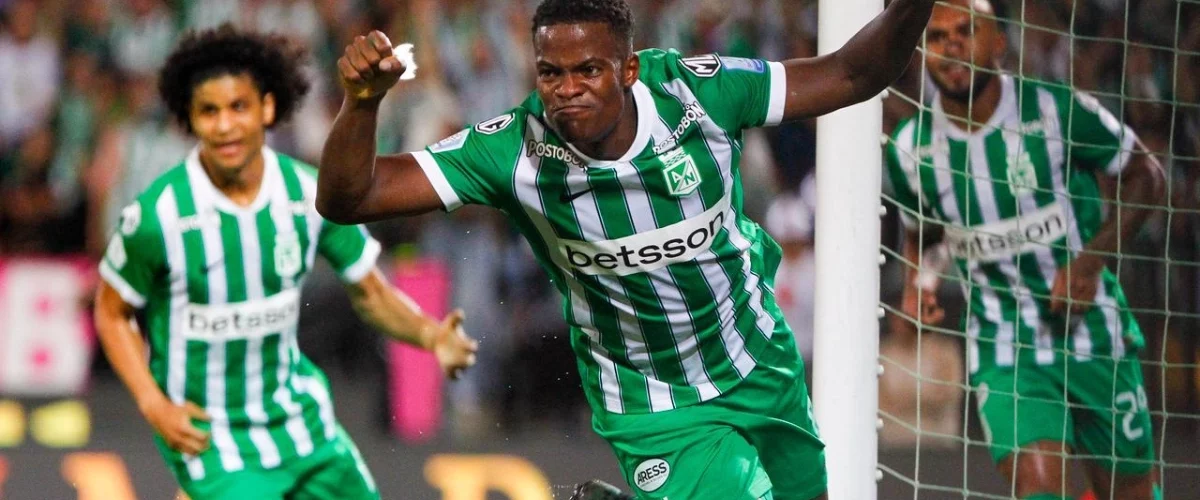 Nacional golea al Tolima y avanza en la Liga