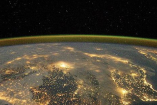 Península ibérica gira misteriosamente