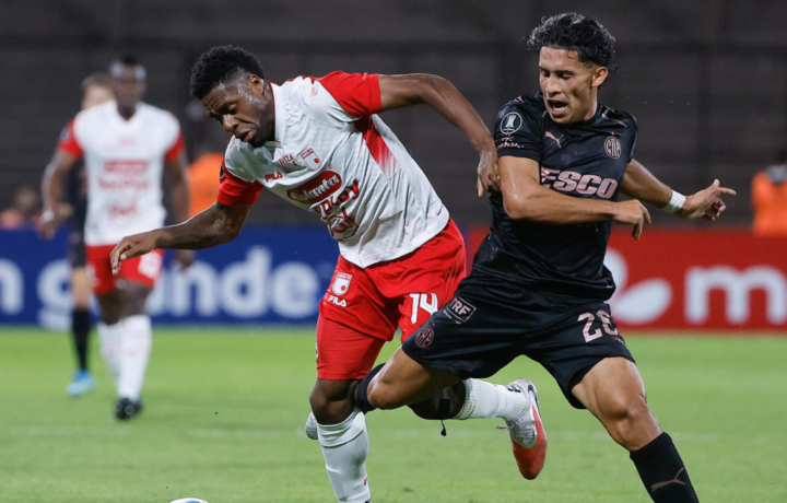 Santa Fe busca victoria crucial contra Platense