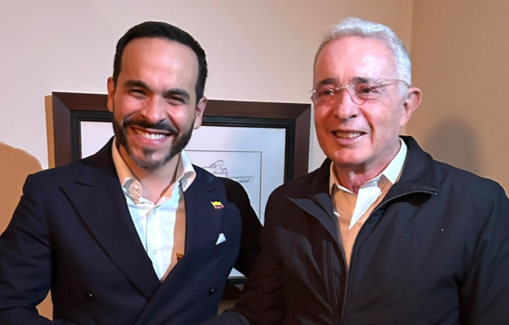 Abelardo de la Espriella y Álvaro Uribe en llamada secreta