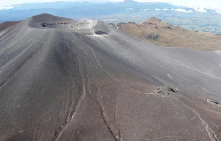 Aeropuerto de Popayán cerrado por erupción volcánica