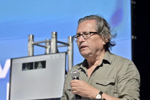 Armando Novoa defiende ZUT para excombatientes
