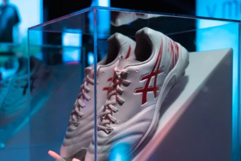 ASICS revoluciona fútbol colombiano con DS LIGHT