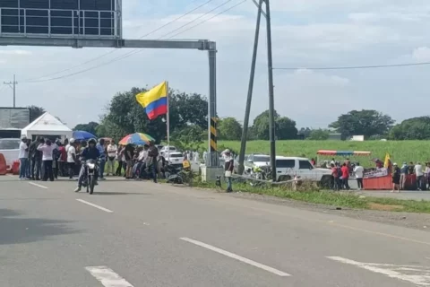 Bloqueos en vía Panamericana: 14 horas de caos