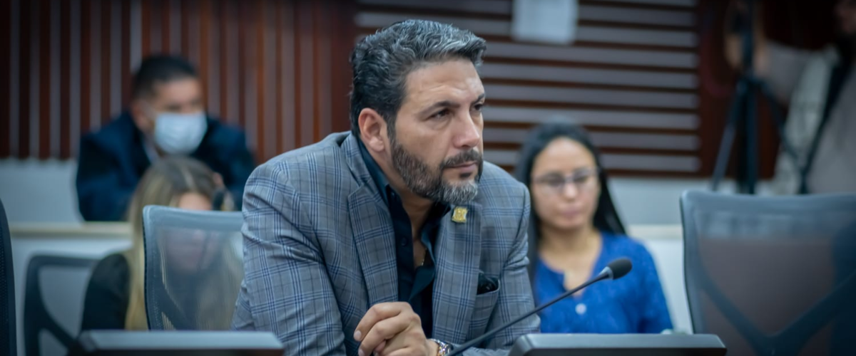 Congresista Agmeth Escaf suspendido por Procuraduría