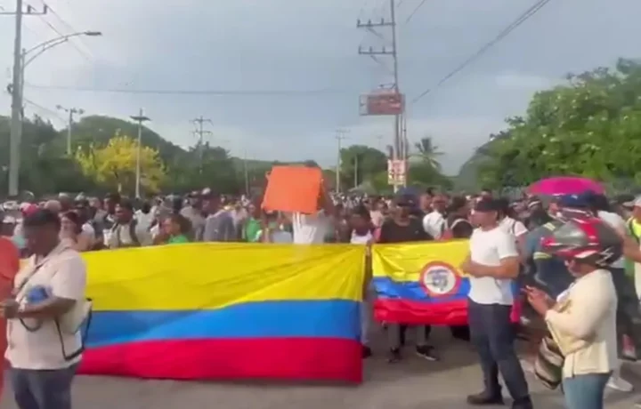 Explosión en barcaza en Cartagena deja heridos