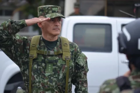 General incomoda a gobierno Petro
