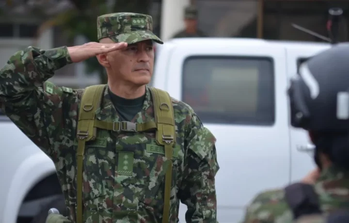 General incomoda a gobierno Petro