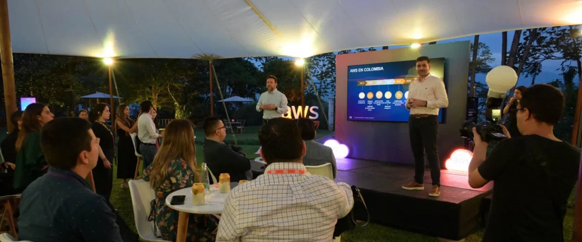 Medellín enseña inteligencia artificial a todos