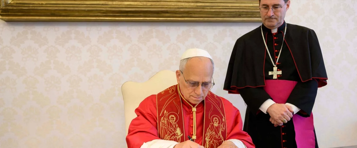 Papa lanza encíclica contra peligros de la IA