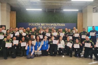 Policía de Bogotá se capacita en paz con Corea