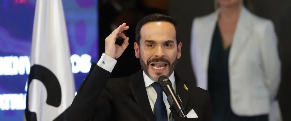 Abelardo de la Espriella asume Presidencia