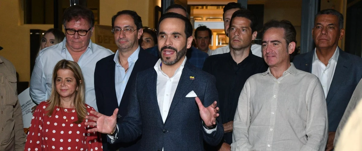 Abelardo de la Espriella reúne a su gabinete en Barranquilla