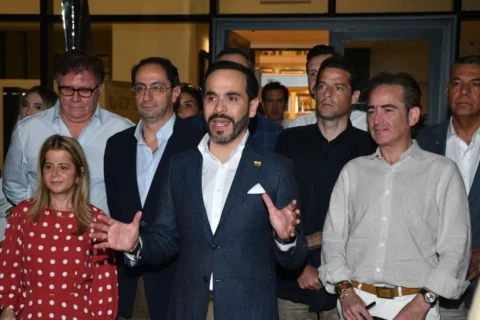 Abelardo de la Espriella reúne a su gabinete en Barranquilla