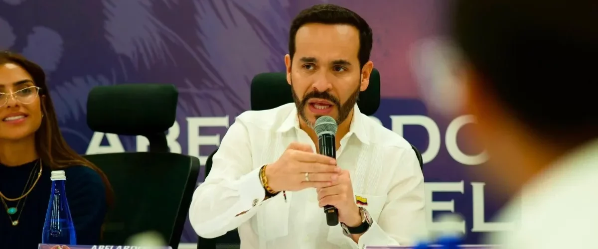 Abelardo De La Espriella se posesiona en Cali con apoyo regional