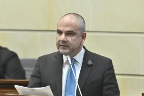 Centro Democrático aspira a presidencia del Senado