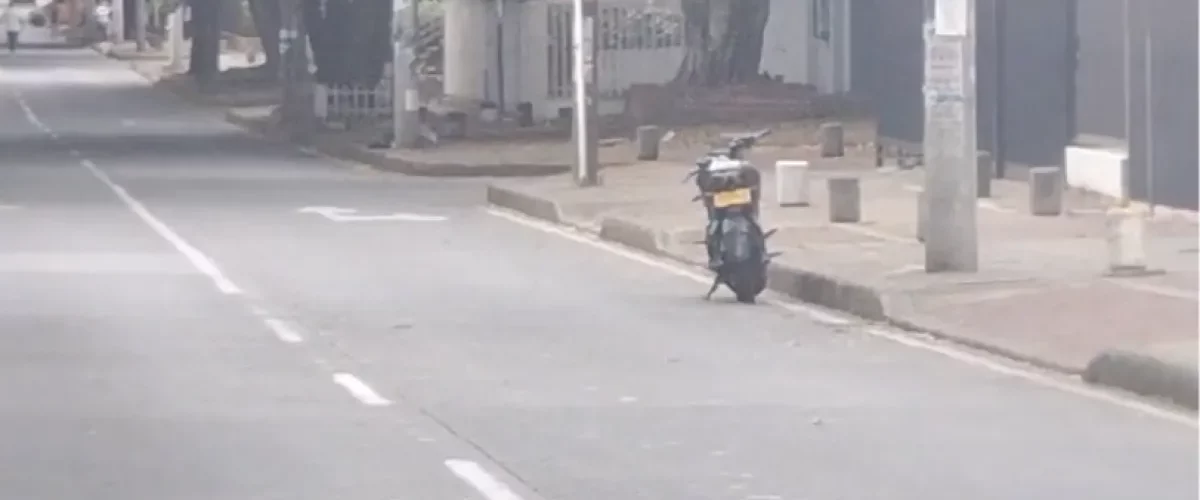 Explosivo falso en moto causa alarma en Cali