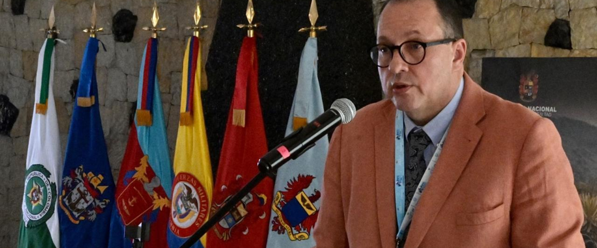 Exviceministro de Defensa judicializado por contrato de helicópteros
