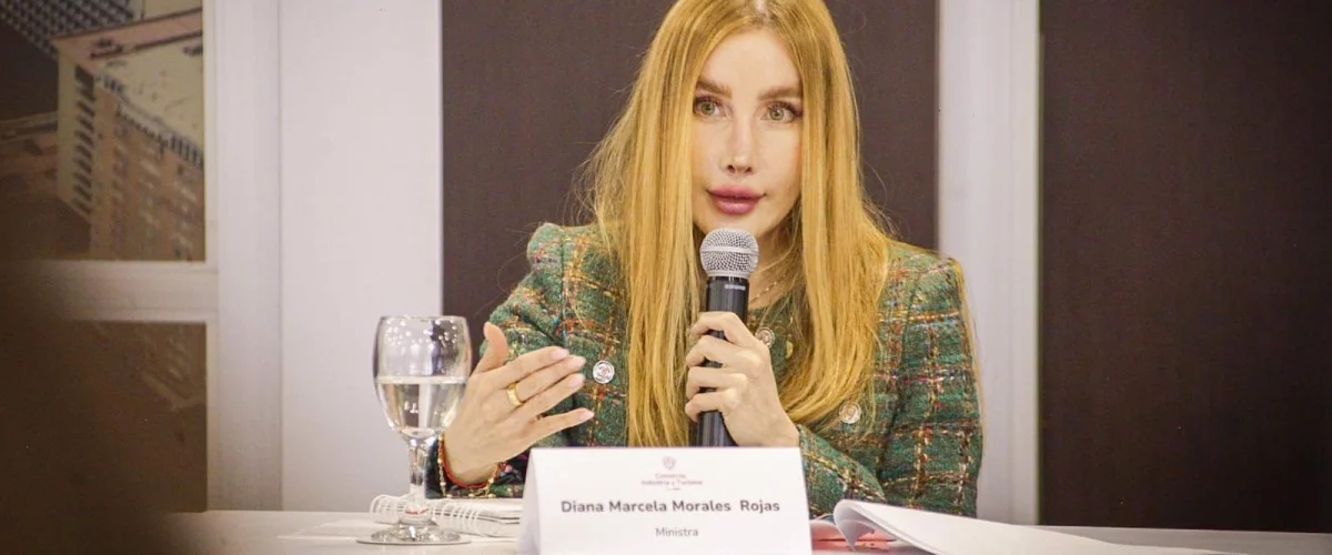 Ministra de Comercio en la mira del Congreso