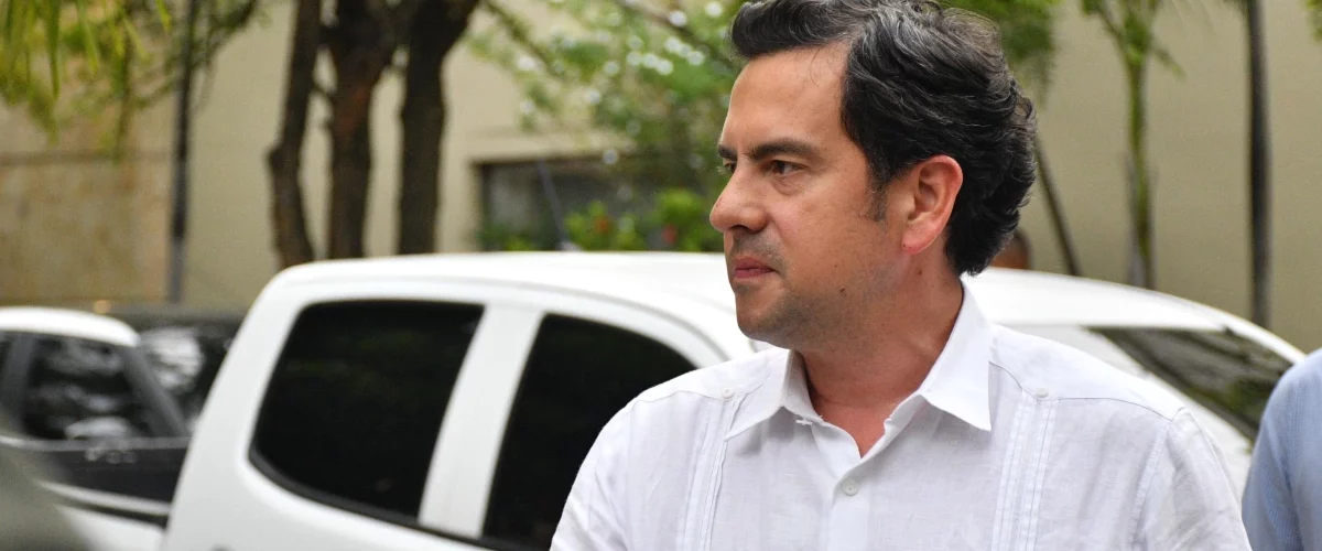 Petro busca sabotear a De la Espriella según Ministro