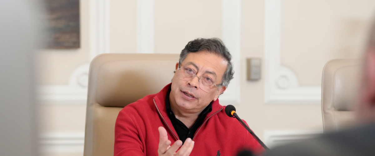 Petro ordena a militares no apoyar a De la Espriella