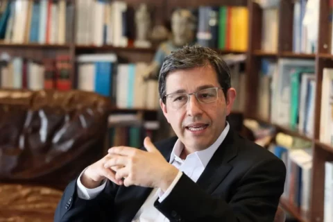 Presidente no entrega poder a ganador