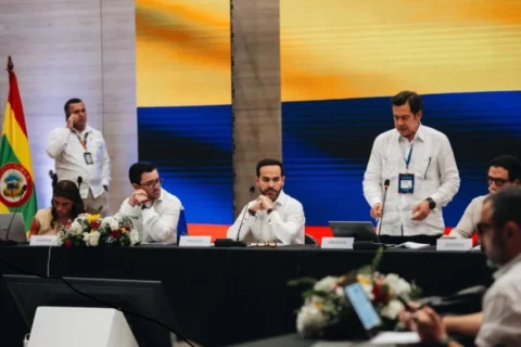 Abelardo De La Espriella excluye a varios en su posesión