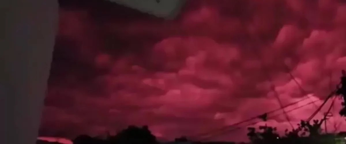 Cielo rojo en Galeras tras terremoto