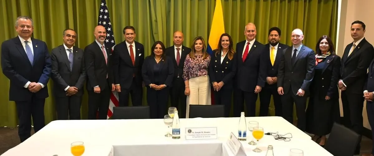 Fiscales colombianos se reúnen con autoridades de EE.UU