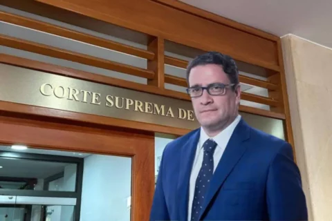 Gobierno y Corte discuten reforma agraria y carrera notarial