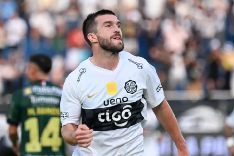 Golazo de Tim Payne en debut con Olimpia