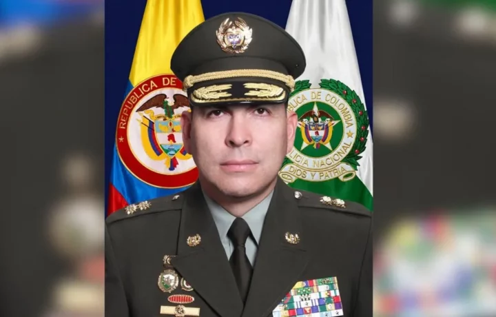 General Andrés Serna asume comandancia de Policía Región 3