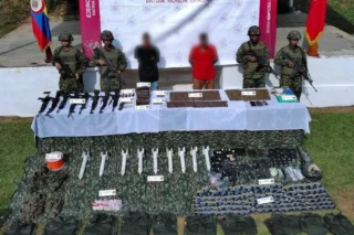 Incautan arsenal y central de comunicaciones al Clan del Golfo en Antioquia