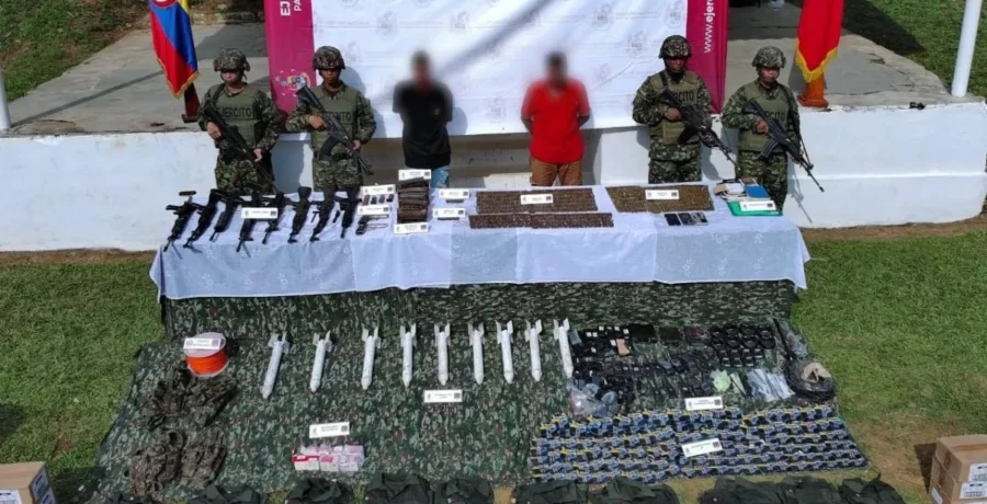 Incautan arsenal y central de comunicaciones al Clan del Golfo en Antioquia