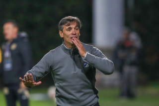 Millonarios confirma la salida de Fabián Bustos como director técnico