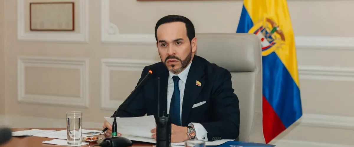 Presidente De La Espriella restringe ingreso de precursores y drones a Colombia