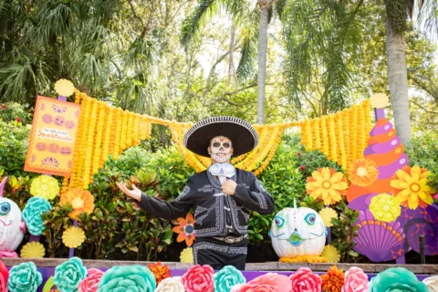 SeaWorld Orlando renueva Halloween Spooktacular con Hotel Transylvania