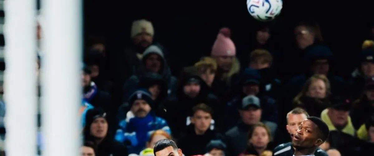 Daniel Muñoz asiste en empate del Nottingham Forest