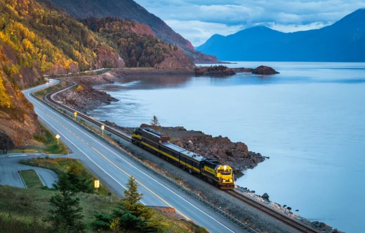 EE.UU. impulsa nuevo turismo con atracciones y trenes panorámicos