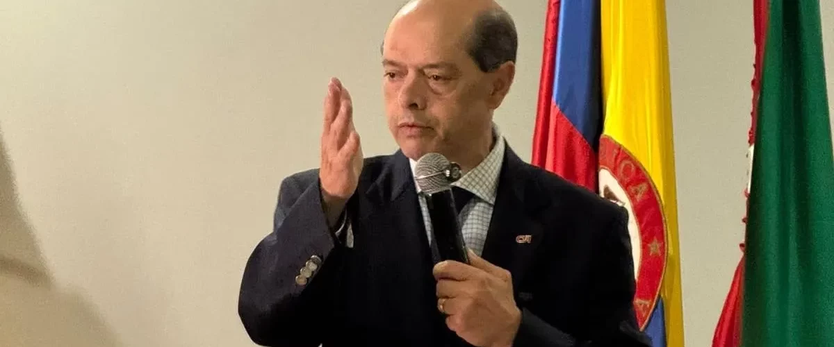 Fiscalía archiva investigación contra Enrique Vargas Lleras y directivos de la Cámara