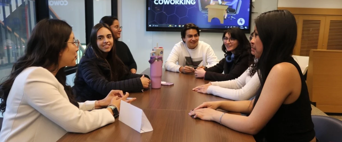 Sabana debate ética e IA en Semana de la Comunicación