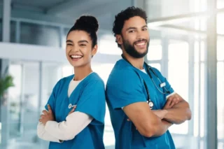 Sena ofrece 120 empleos médicos en España