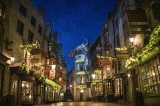 Universal y Disney lanzan novedades navideñas en EE.UU.